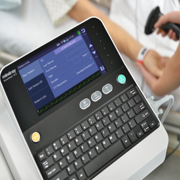 Máy điện tim 12 cần Mindray